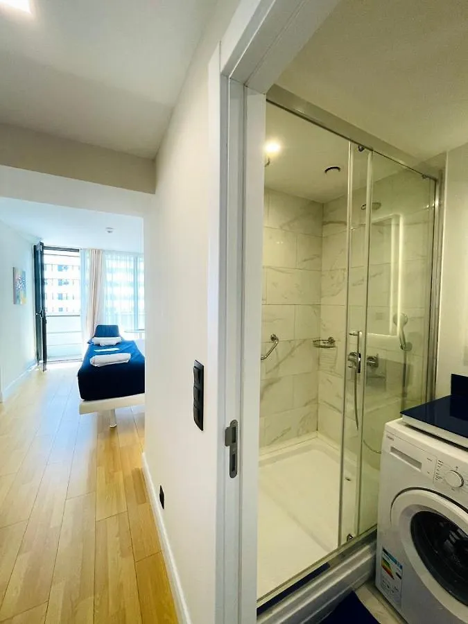 Orbi City Aparthotel In 바투미